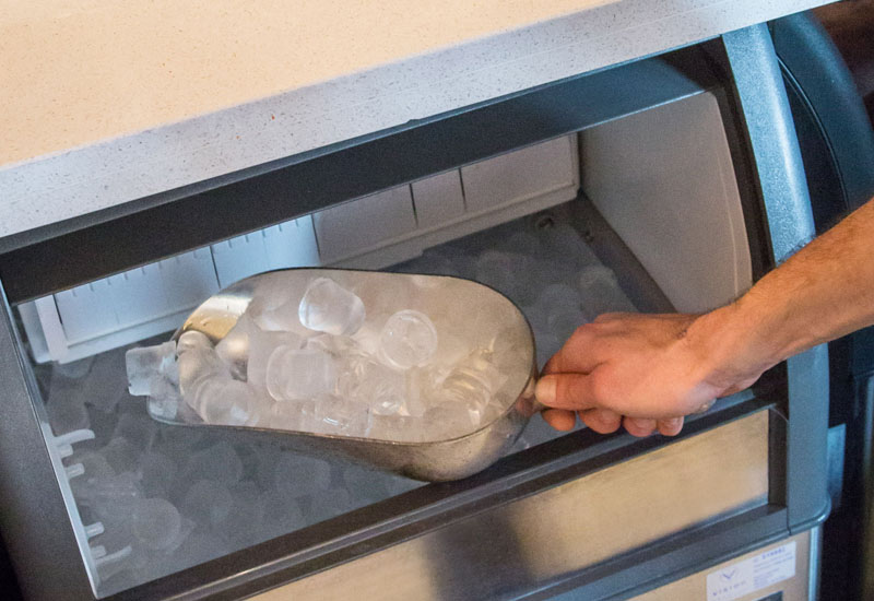 Commercial Ice Makers and Ice Machines